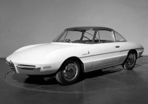 Les études Superflow aux lignes aérodynamiques ont inspiré les traits du Spider Alfa dessiné par Aldo Brovarone pour le compte de la carrosserie Pininfarina.
