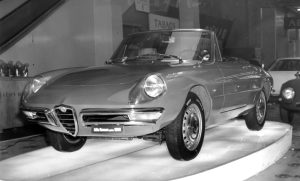 Alfa-Romeo Spider Duetto (1966).