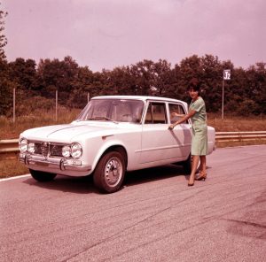La base technique pour le Spider Duetto est la berline Alfa Giulia type 105.