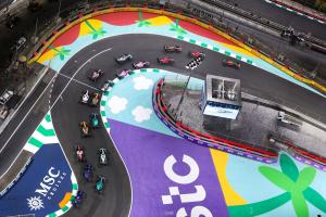 large-2022 Saudi Arabian Grand Prix - Sunday-17