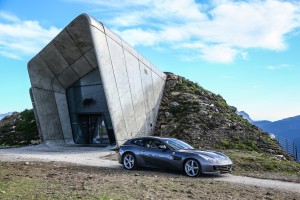 ferrari-gtc4-lusso-26
