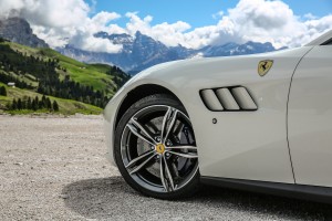 ferrari-gtc4-lusso-30
