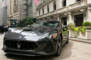 Large-12743-MaseratiGranTurismoMCMY18alNewYorkStockExchange20171