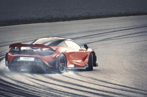 11861-McLaren-765LT