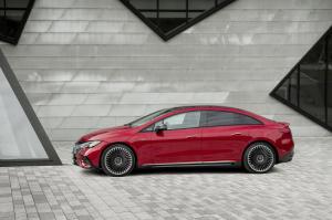 mercedes-benz-amg-eqe-43-24