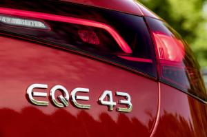 mercedes-benz-amg-eqe-43-35