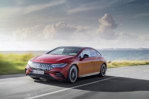 mercedes-benz-amg-eqe-43-6