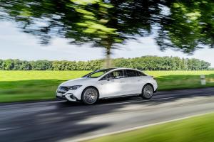 mercedes-benz-amg-eqe-53-11