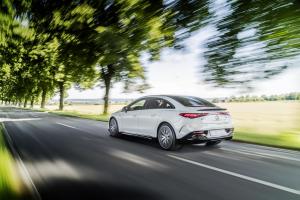 mercedes-benz-amg-eqe-53-12