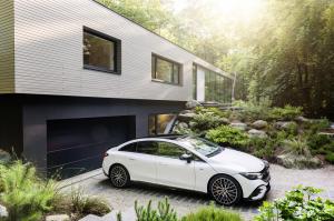 mercedes-benz-amg-eqe-53-15