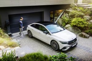 mercedes-benz-amg-eqe-53-17