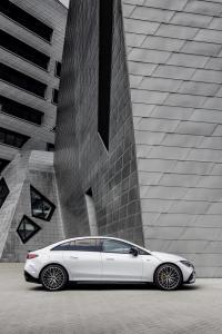 mercedes-benz-amg-eqe-53-21