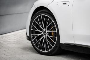 mercedes-benz-amg-eqe-53-29