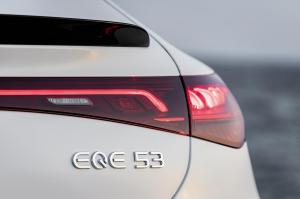 mercedes-benz-amg-eqe-53-32