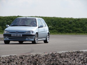 peugeot-106-s16-11