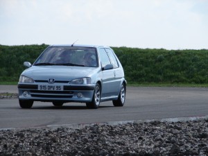 peugeot-106-s16-12
