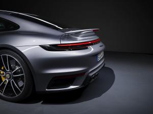 porsche-911-turbo-s-992-12