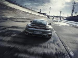 porsche-911-turbo-s-992-18