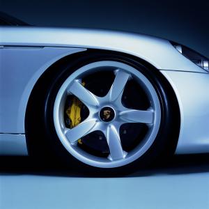 porsche-carrera-gt-v10-25