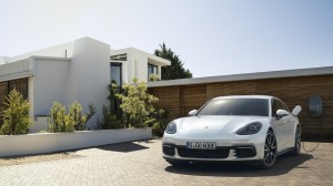 Panamera-4-E-hybrid-sport-turismo-2