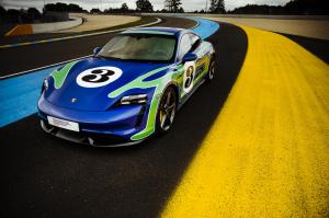 porsche-taycan-salzburg-psychedelic-1