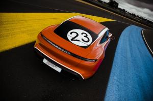 porsche-taycan-salzburg-psychedelic-8