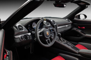 Porsche 718 Spyder RS, roadster à moteur central et flat-six atmosphérique