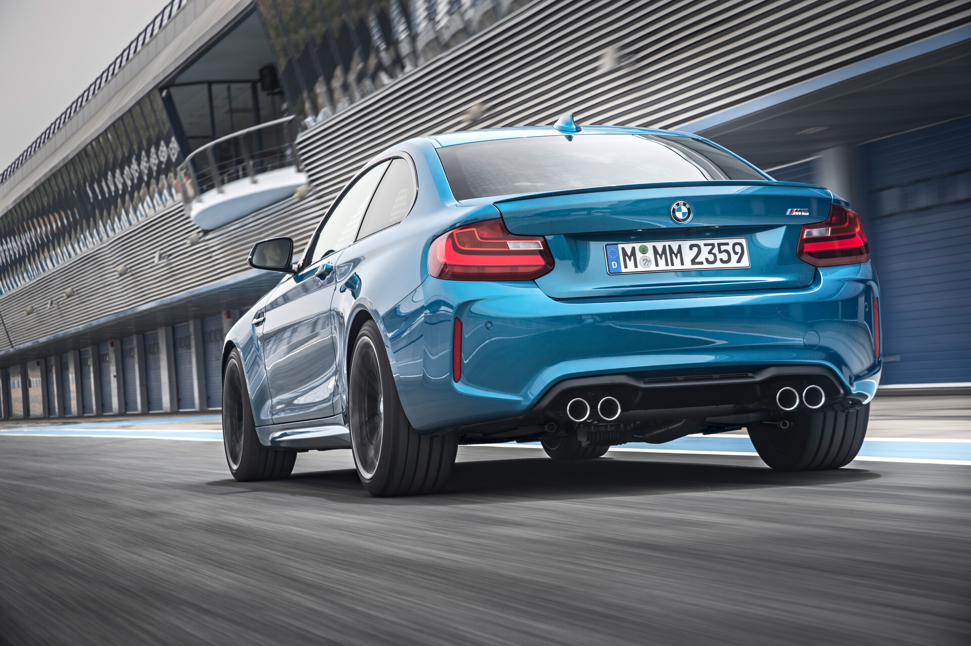 BMW M2 Coupé F87 en virage, comportement routier