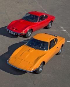 Opel-GT-and-Experimental-GT-503394