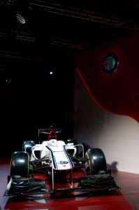 alfa-romeo-sauber-f1-team-2018-33