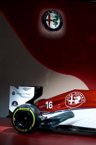 alfa-romeo-sauber-f1-team-2018-36