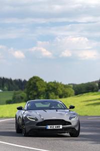 aston-martin-db11-amr-155