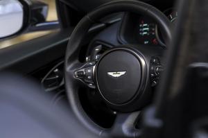 aston-martin-db11-volante-408