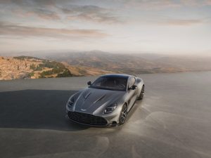 Aston-Martin Vanquish 25