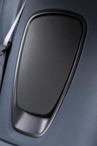 aston-martin-db11-v8-3