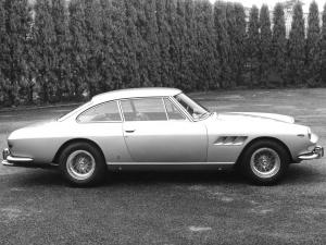 ferrari-330-gt-2+2-v12-mk2-3