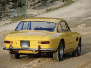 ferrari-330-gt-2+2-v12-mk2-45