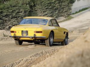 ferrari-330-gt-2+2-v12-mk2-47