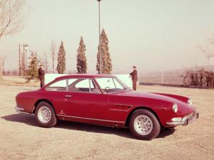 ferrari-330-gt-2+2-v12-mk2-9